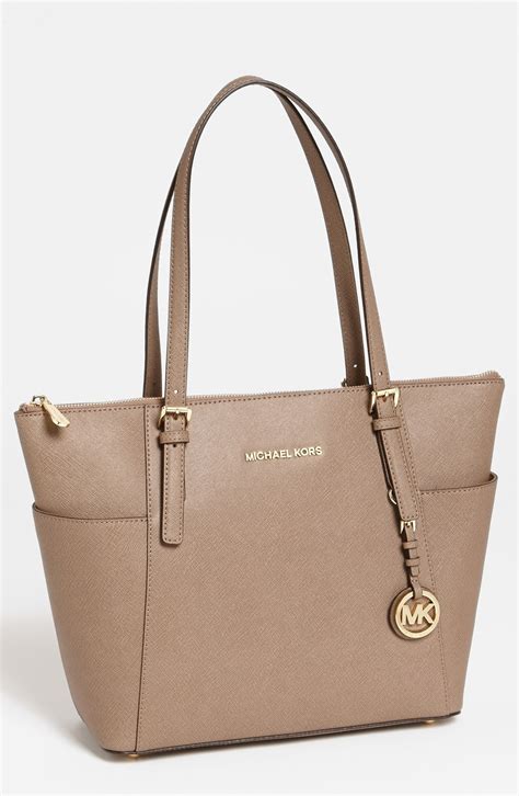 michael kors tote jet set.